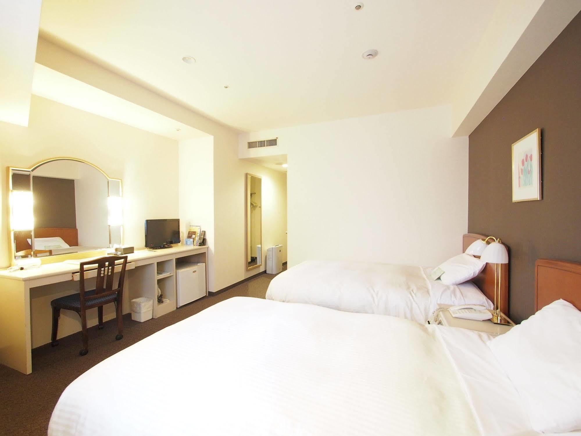 Yokohama Isezakicho Washington Hotel Zewnętrze zdjęcie