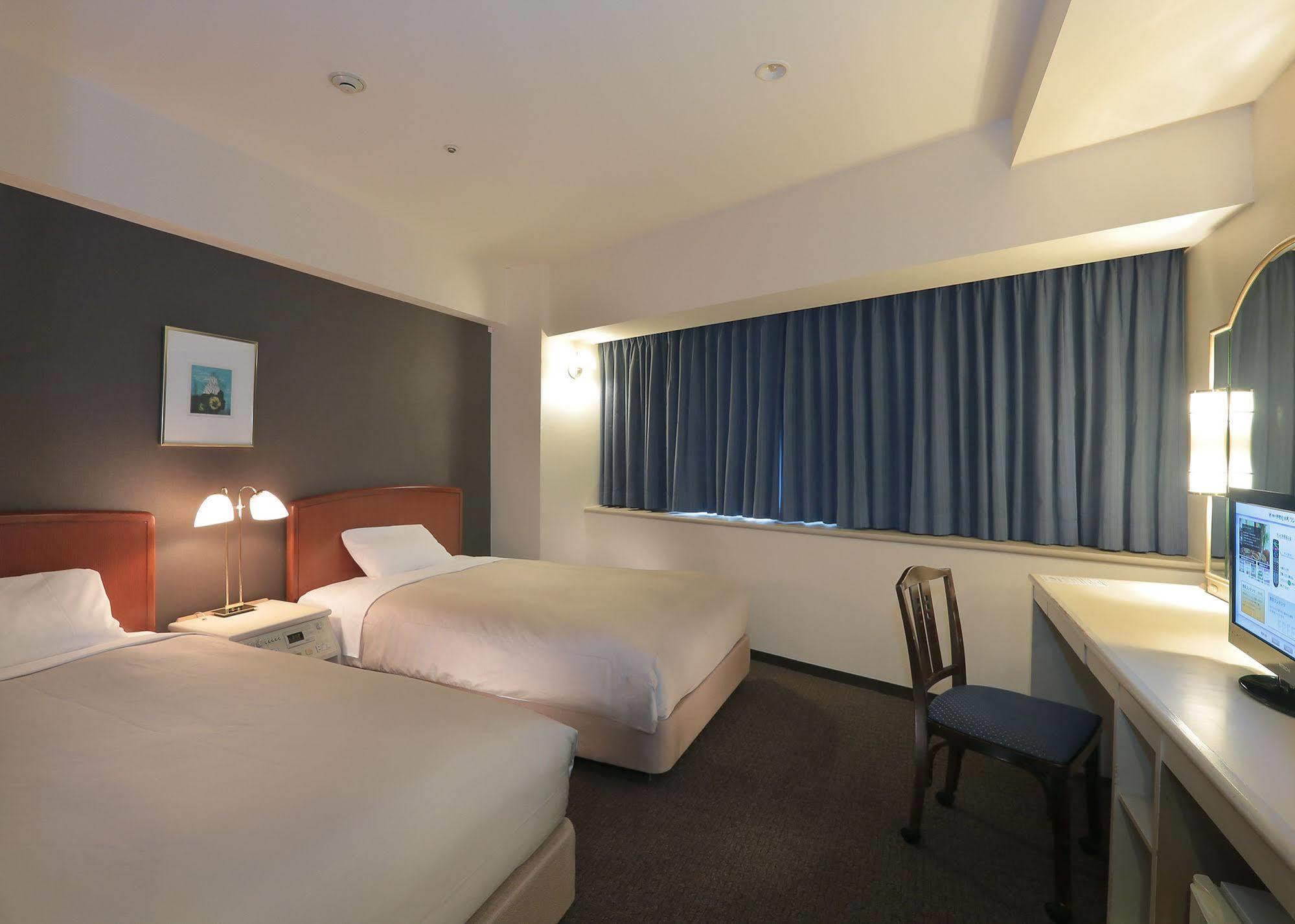 Yokohama Isezakicho Washington Hotel Zewnętrze zdjęcie